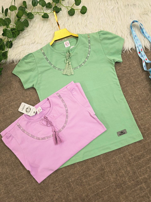 بلوز آستین کوتاه دخترانه گیپوردار جنس پنبه